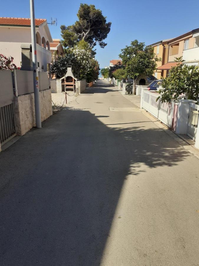 Apartman Vir-Miljkovica Exterior foto